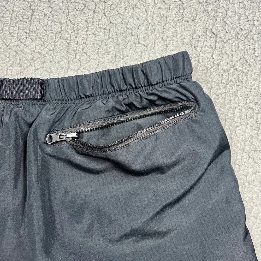 Nike Mens Cargo Swim Trunks Black Mesh Lined Belted Shorts NESSB521 Size L